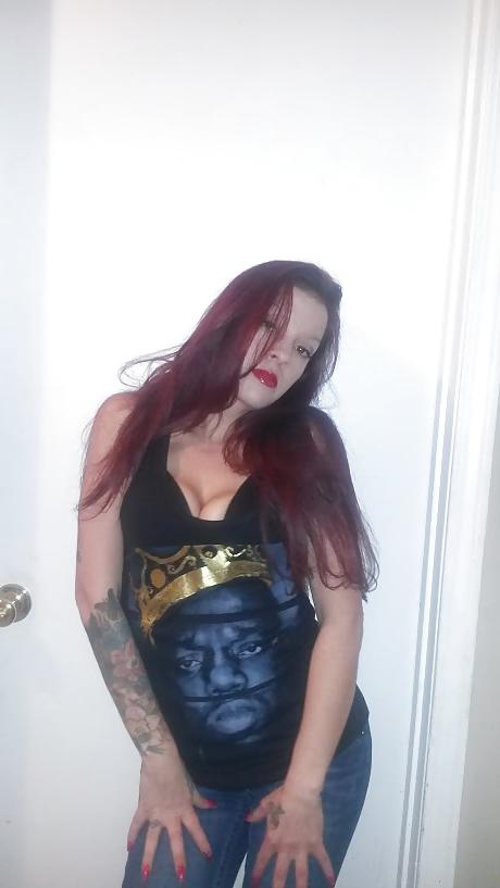 10P Latina cleavage