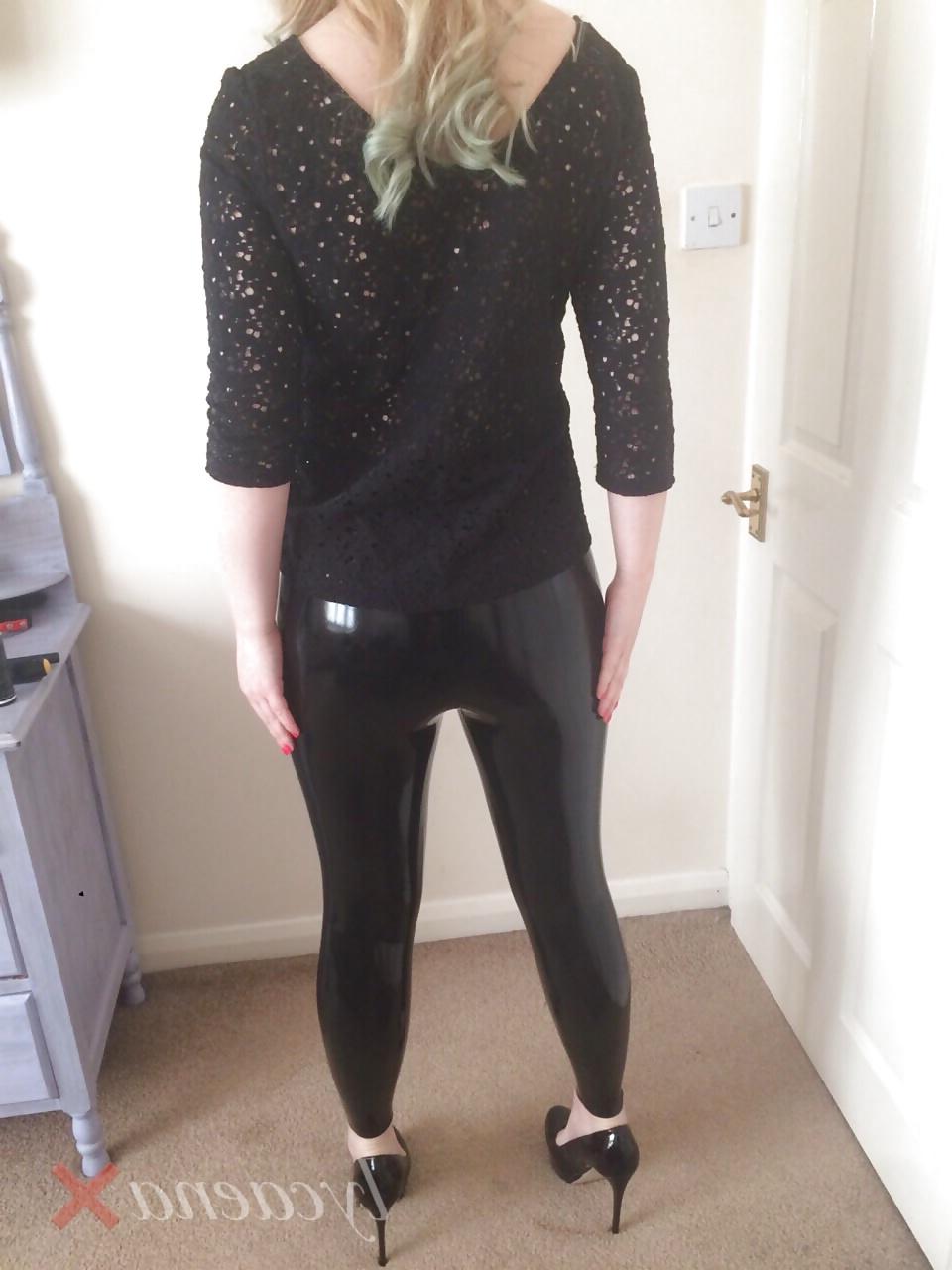 13P Latex leggings and high heels in public