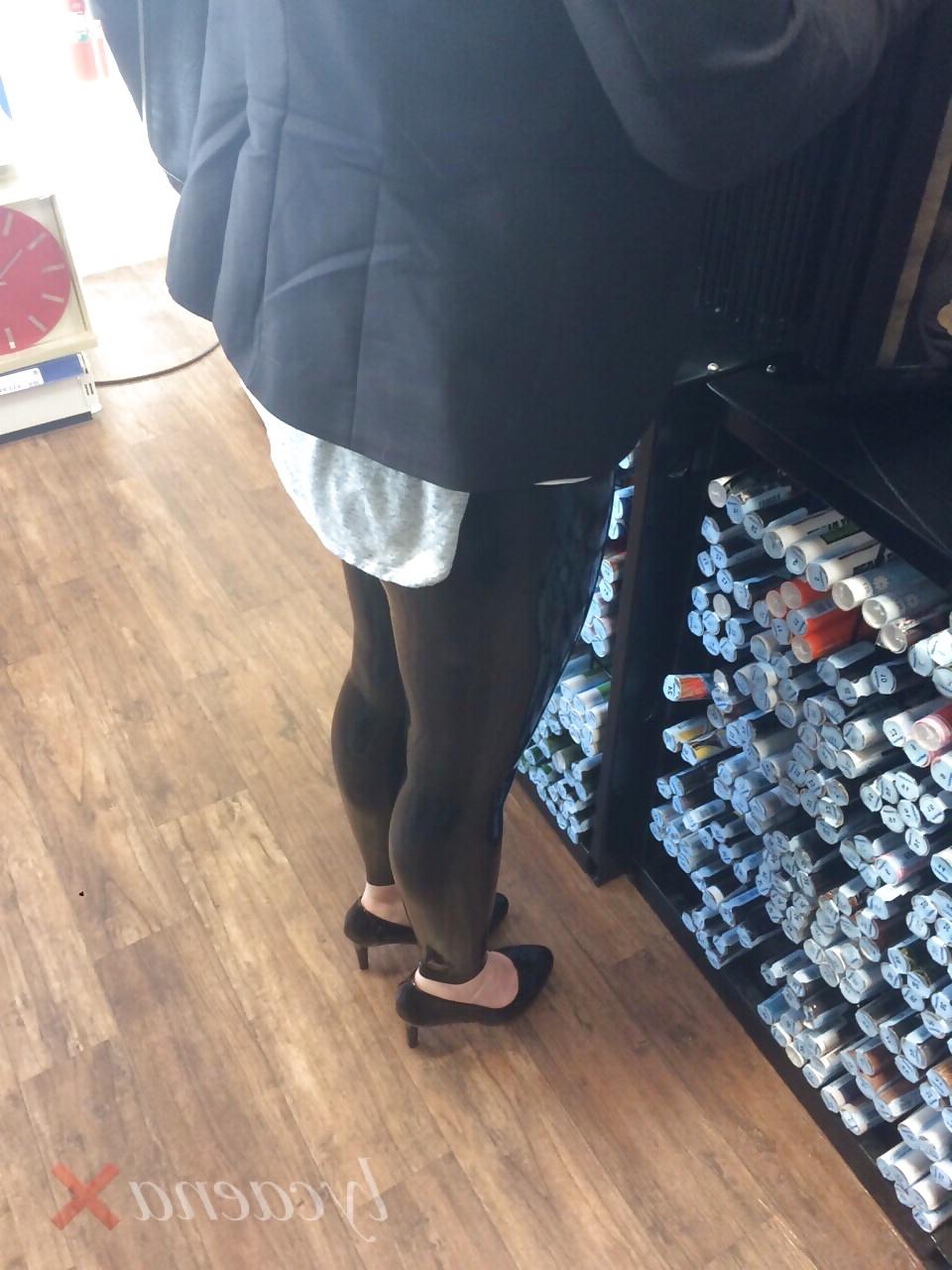 13P Latex leggings and high heels in public