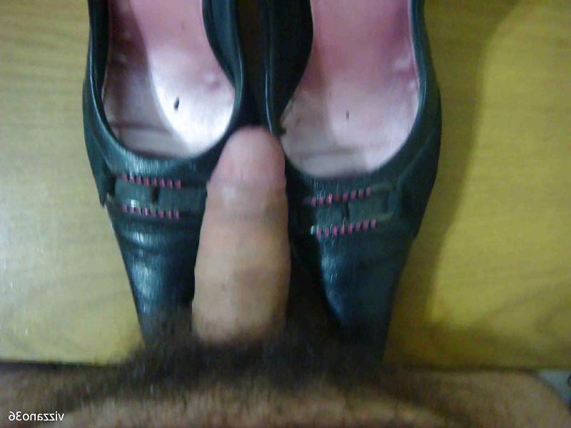 25P Scarpin preto e rosa Vizzano Ana Hickmann