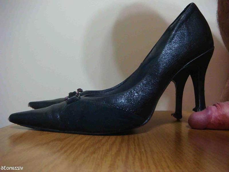 25P Scarpin preto e rosa Vizzano Ana Hickmann