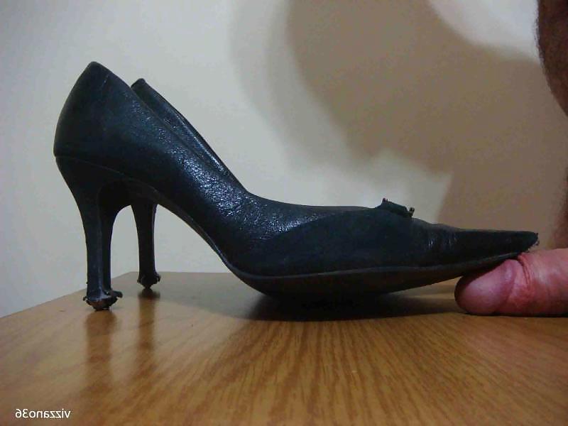 25P Scarpin preto e rosa Vizzano Ana Hickmann