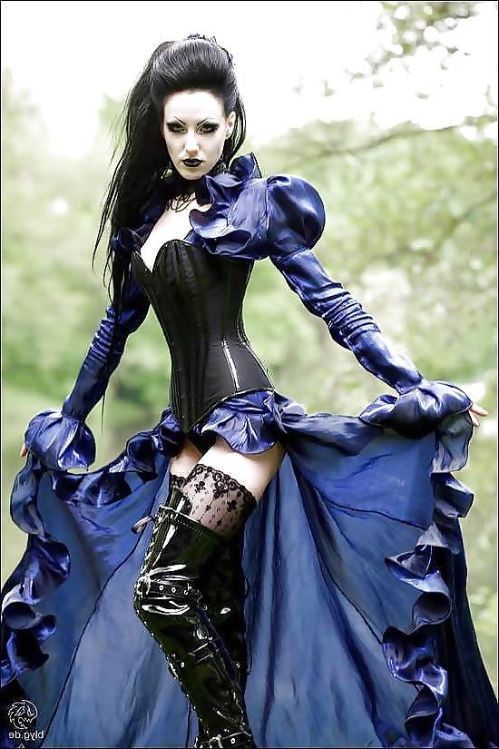 5P Gothic girls