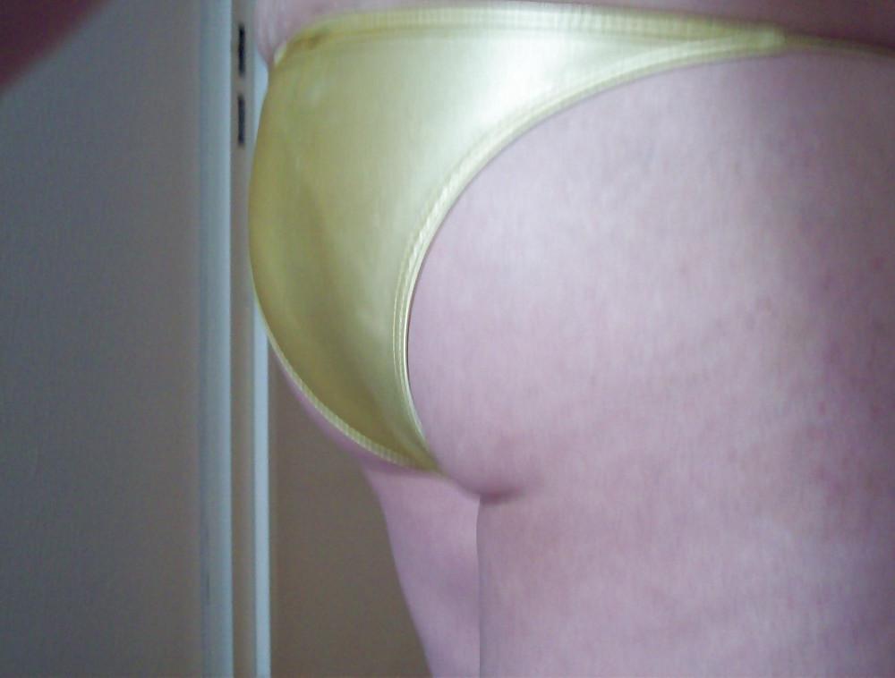 18P Gold bikini