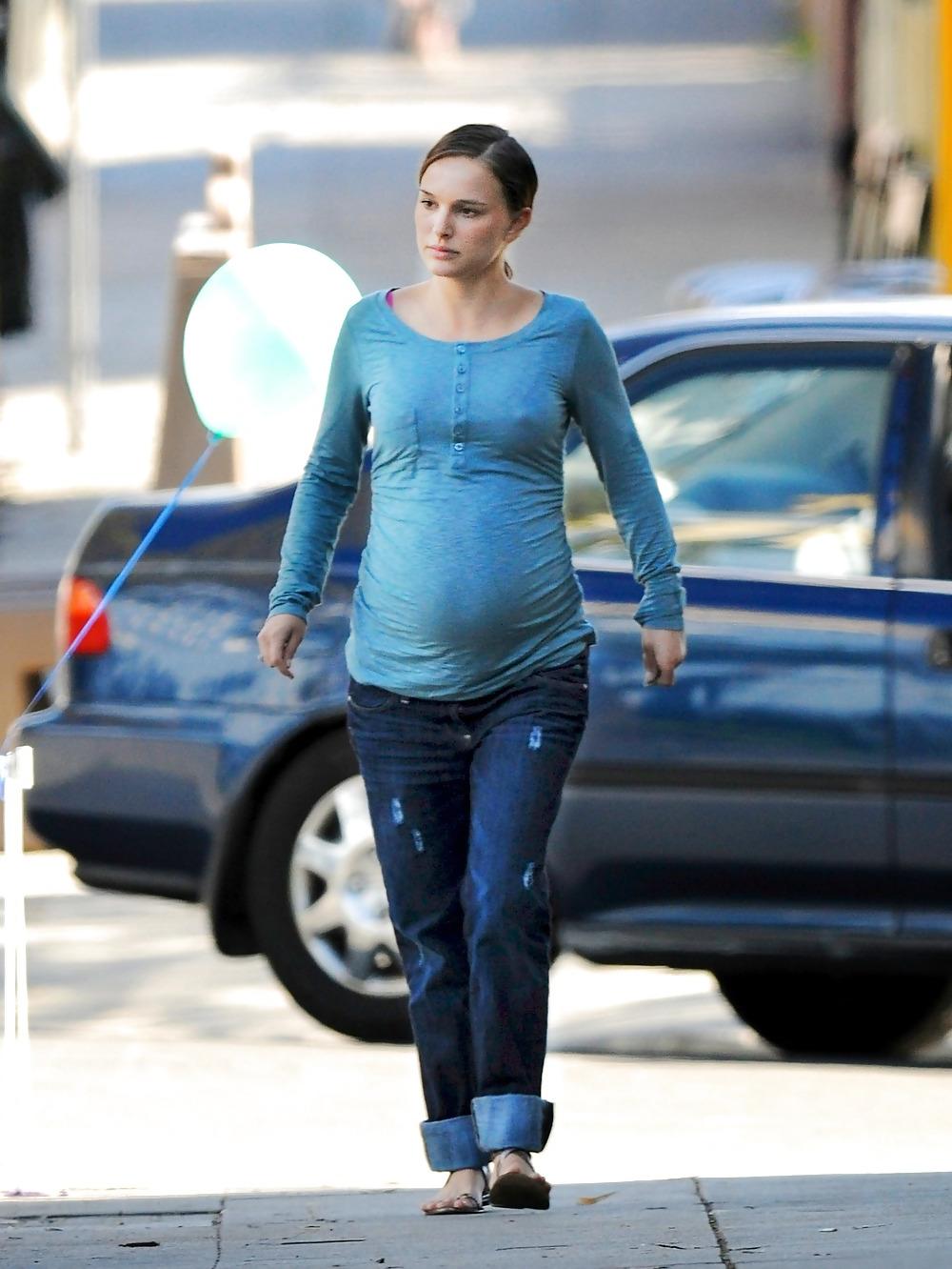 25P Natalie Portman leaving Square One restaurant in Silverlake