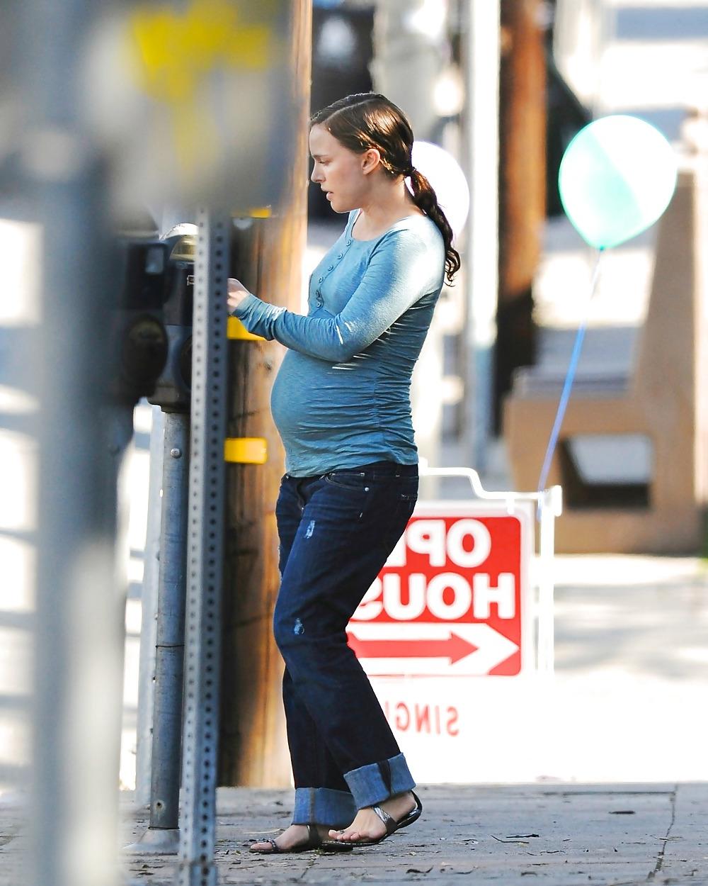 25P Natalie Portman leaving Square One restaurant in Silverlake