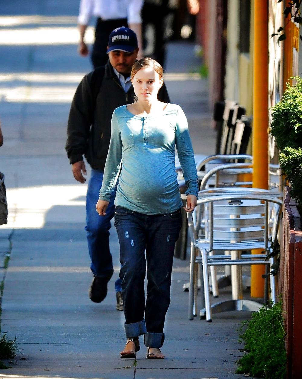 25P Natalie Portman leaving Square One restaurant in Silverlake