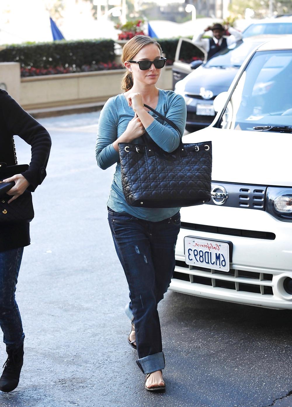 25P Natalie Portman leaving Square One restaurant in Silverlake