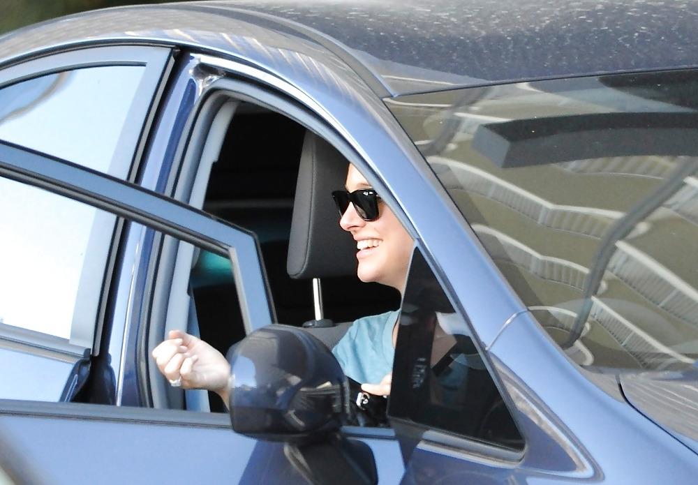 25P Natalie Portman leaving Square One restaurant in Silverlake