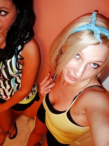 4P Teen self pics and nip slip