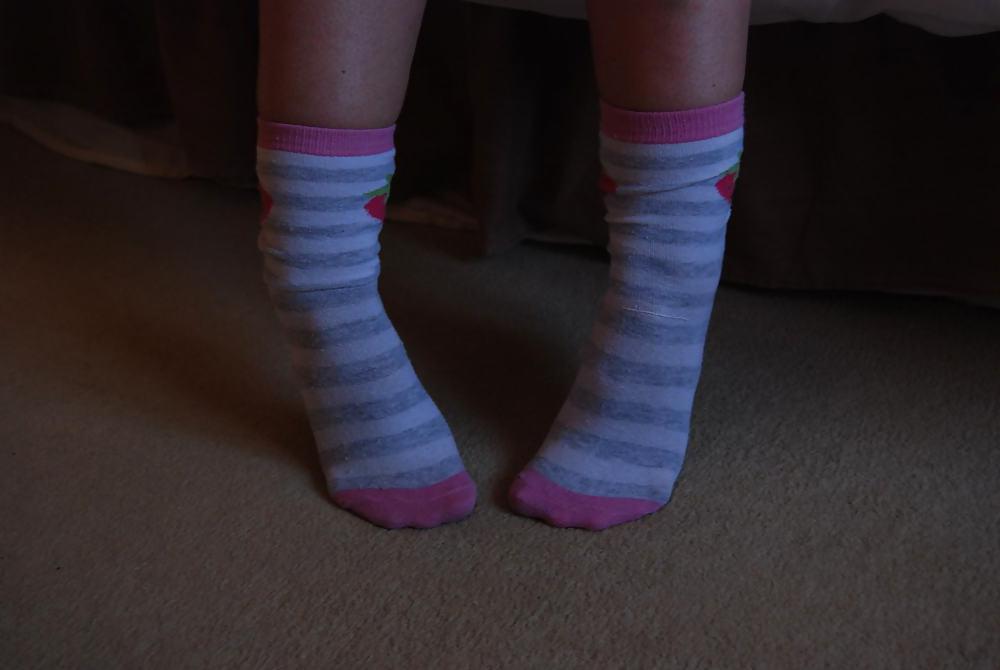 15P Sexy feet in cute socks