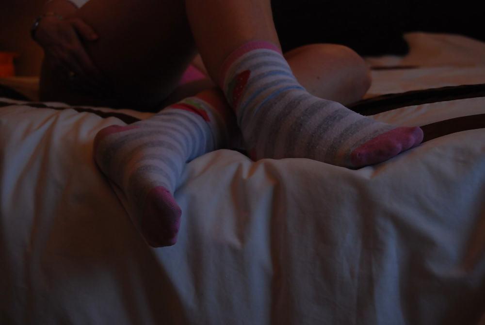 15P Sexy feet in cute socks