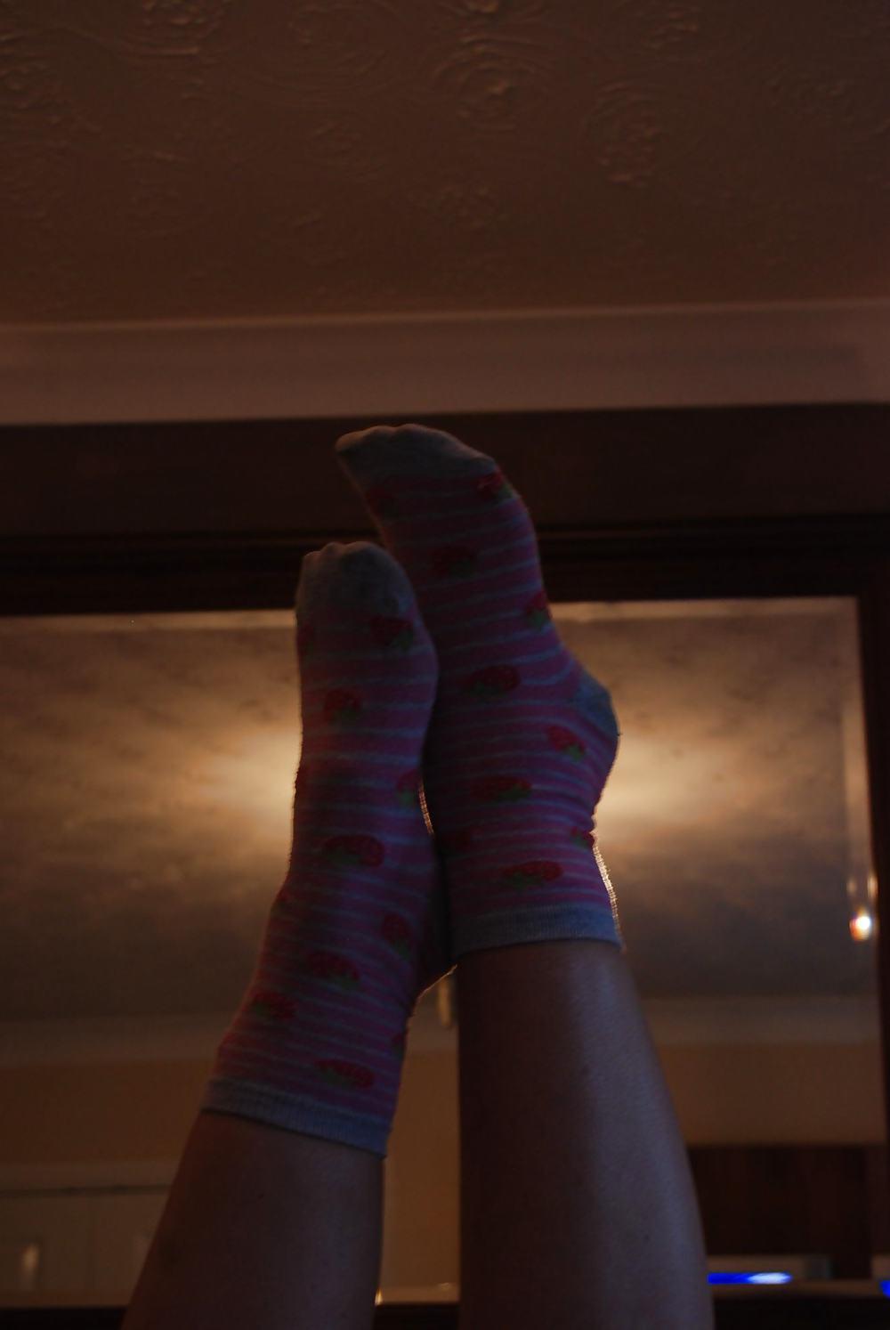 15P Sexy feet in cute socks