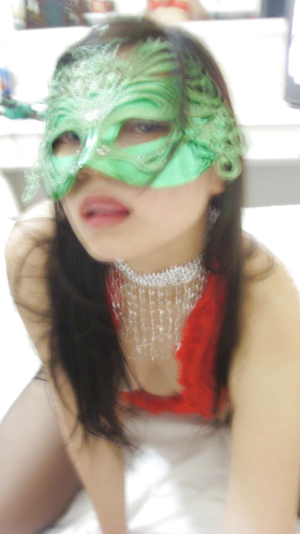 7P Asian Loli in Red!