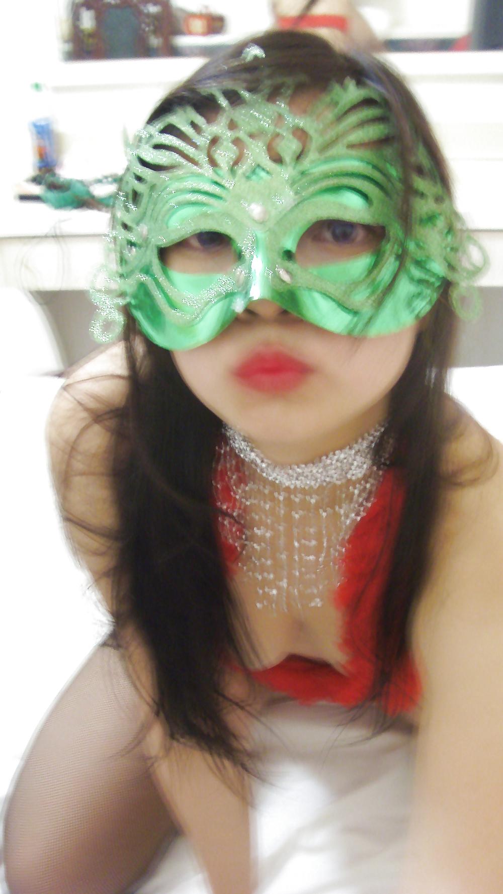 7P Asian Loli in Red!