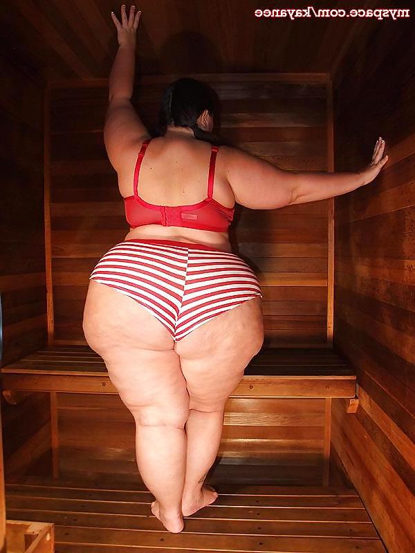 22P Sexy white bbw with a huge ass