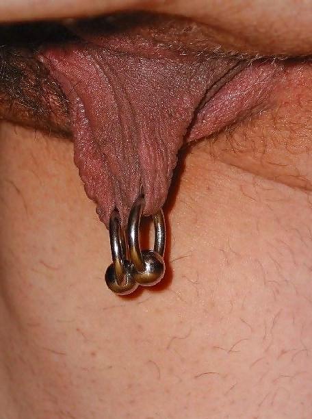 25P Large labia (web found)