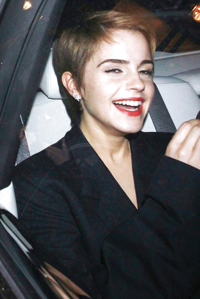 21P Emma Watson (nip slip)