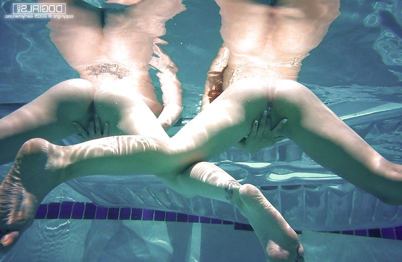 18P UNDERWATER LOVE