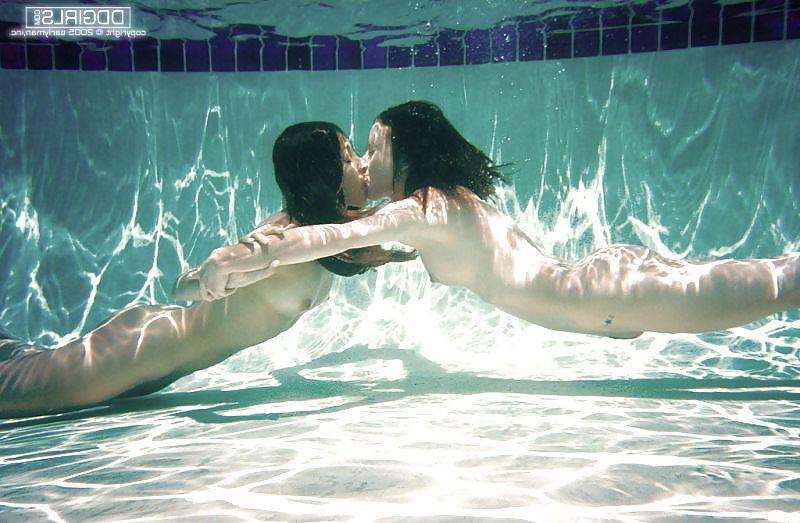 18P UNDERWATER LOVE