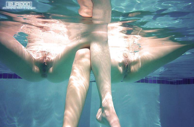 18P UNDERWATER LOVE