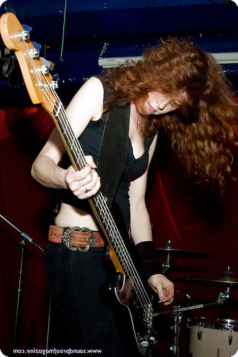 13P Melissa Auf Der Maur - Gorgeous, talented redhead