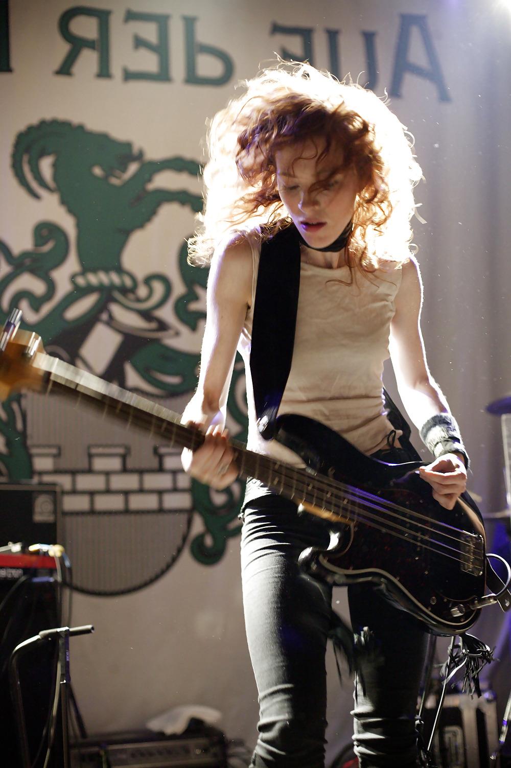 13P Melissa Auf Der Maur - Gorgeous, talented redhead
