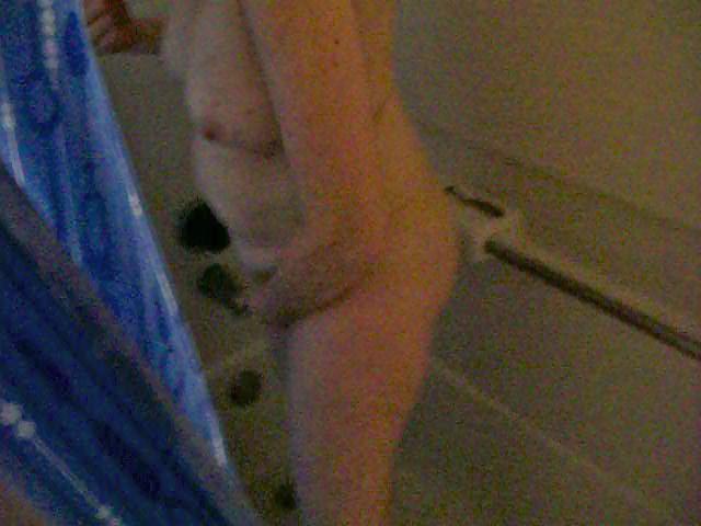 6P Hidden shower pics
