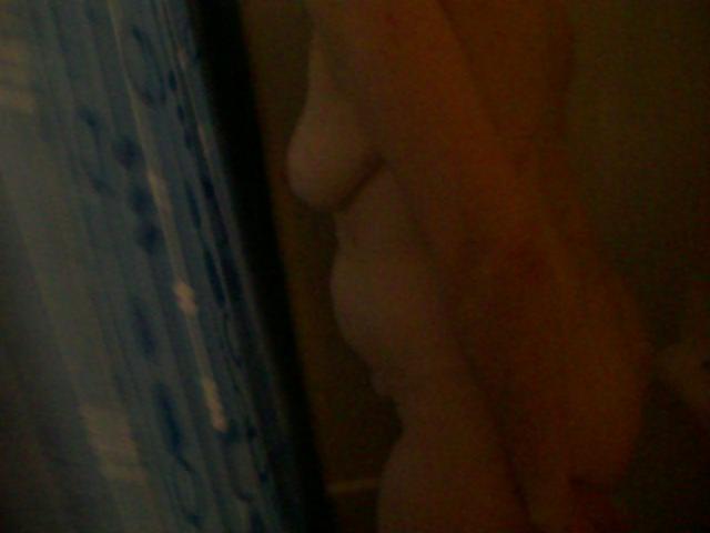 6P Hidden shower pics