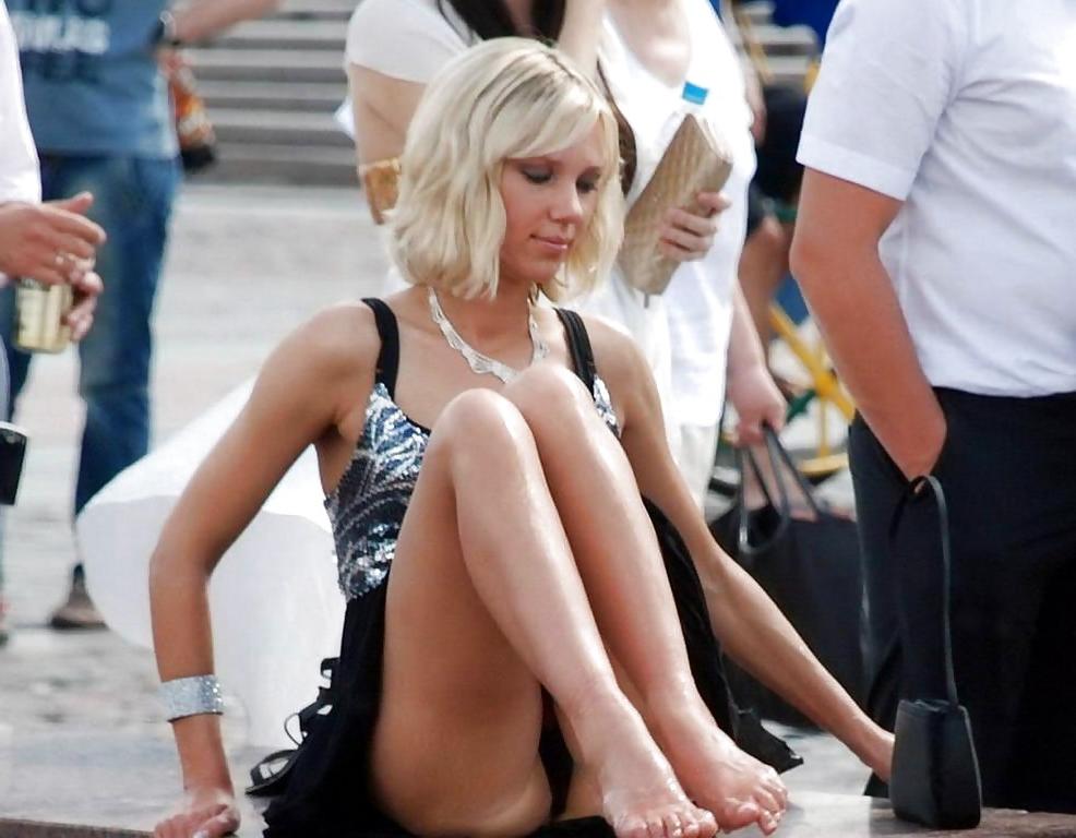 25P Classy candid upskirts