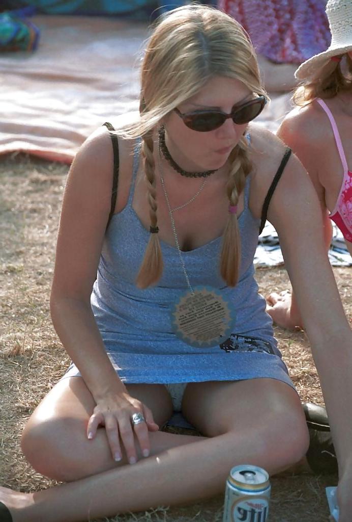 25P Classy candid upskirts