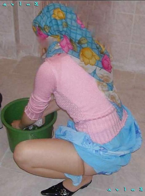 12P Amateur Turkish Wifes Mixed Pics.
