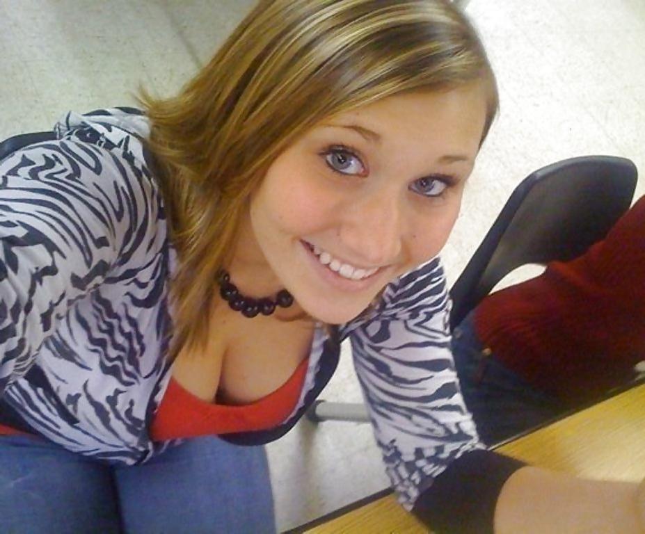 21P Cleavage, drool, grab, grope