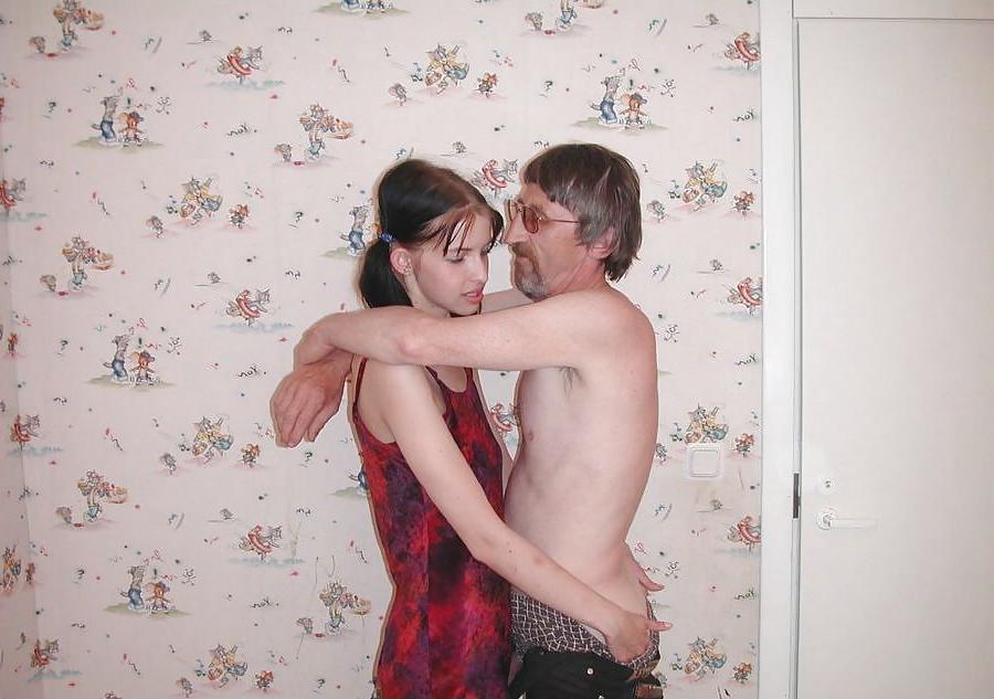 16P Daugther gives dad a blowjob