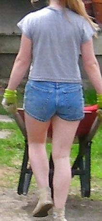 12P Hot 20yr old neighbor doing yard work.