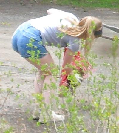 12P Hot 20yr old neighbor doing yard work.