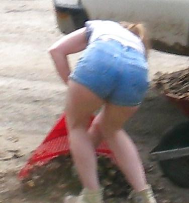 12P Hot 20yr old neighbor doing yard work.