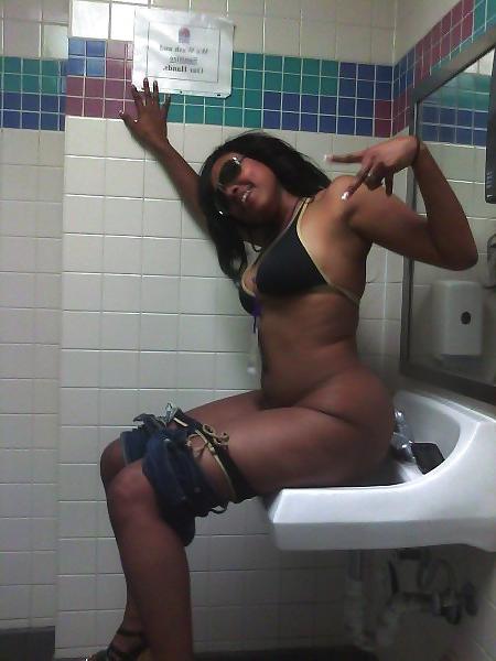 9P Black girls On toilets