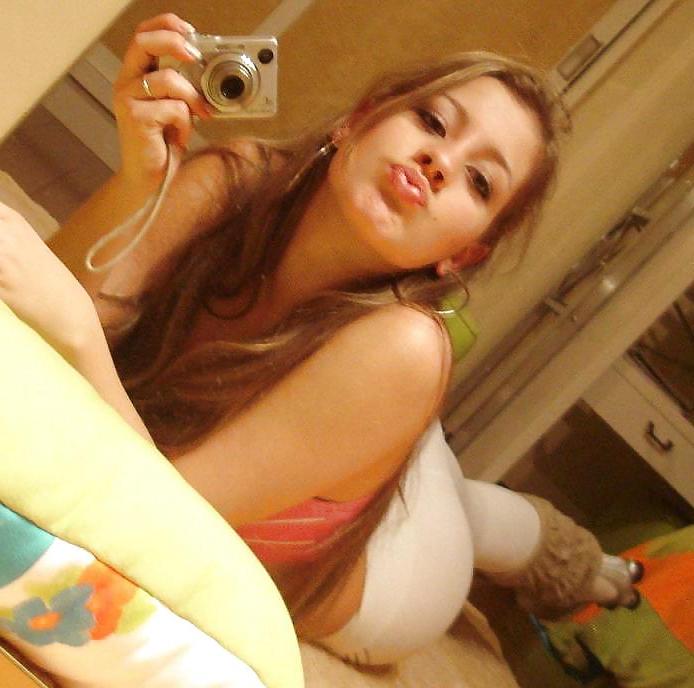 25P A girl network taking pictures