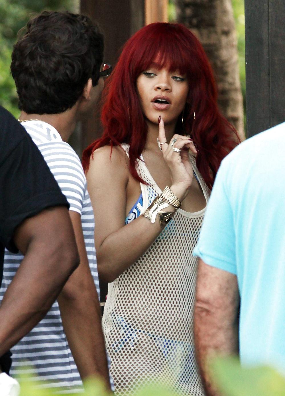 25P Rihanna - see-thru to bikini at a beach restaurant