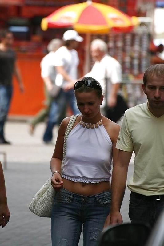 25P Some more braless nipples!