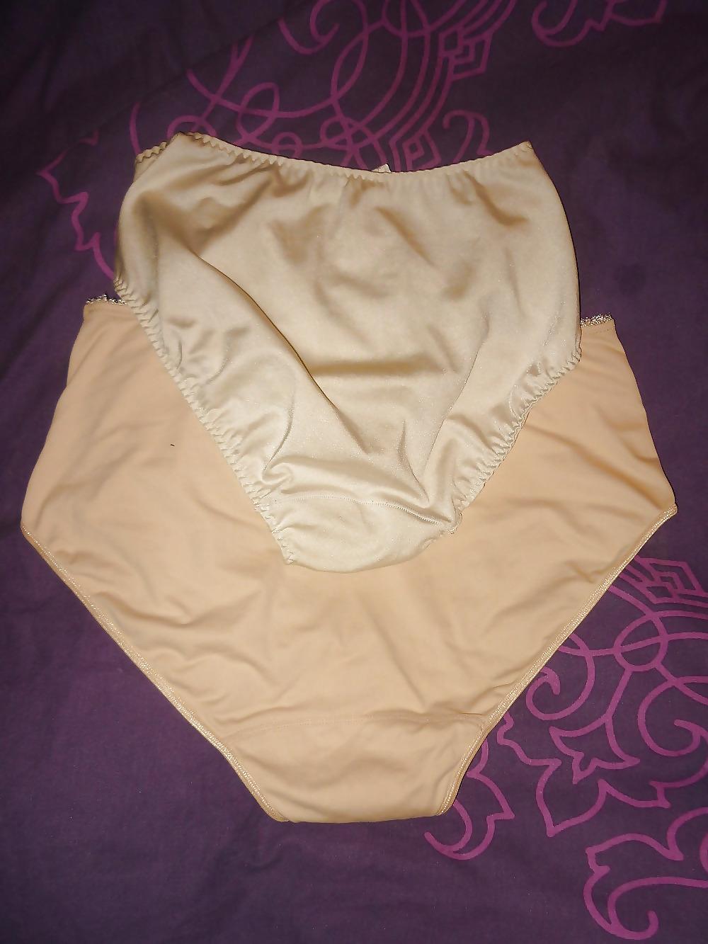 25P Mature BBW ladies 13
