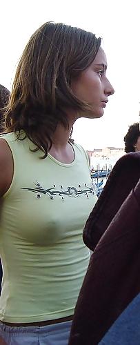 20P Braless teen nipples under clothes