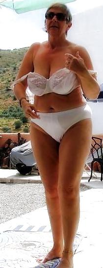 25P Mature BBW ladies 17
