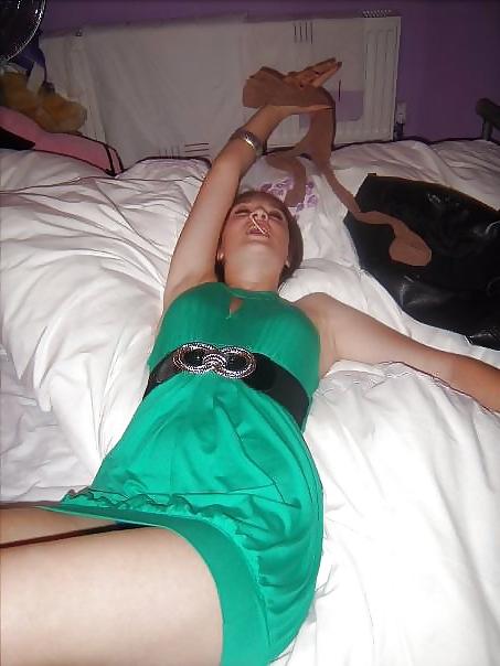 9P British clubbing girls