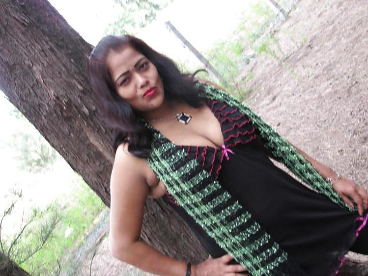 25P INDIAN BBW MATURE AUNTY