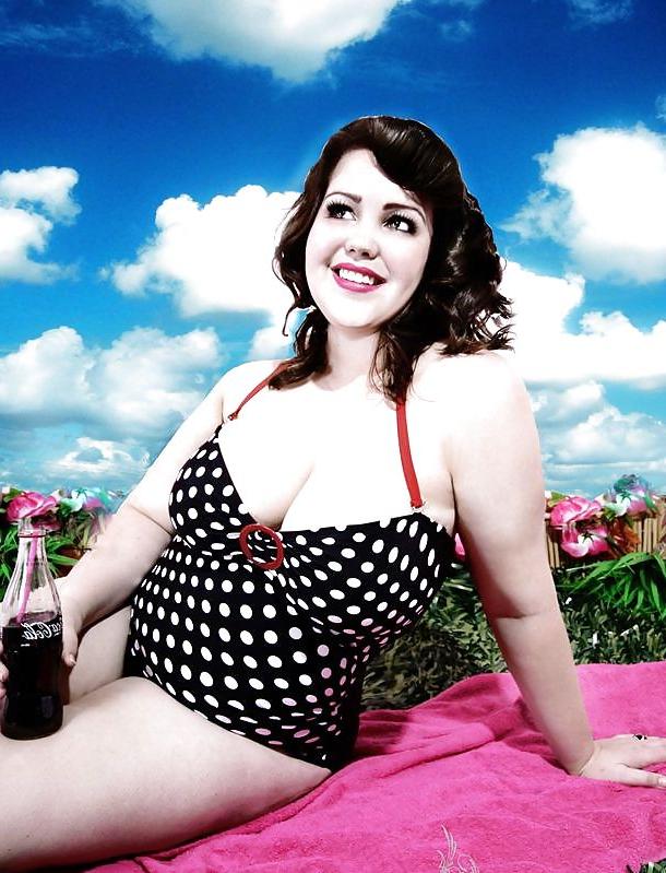 25P Voluptuous Burlesque, Pin-up  and Retro Women 4
