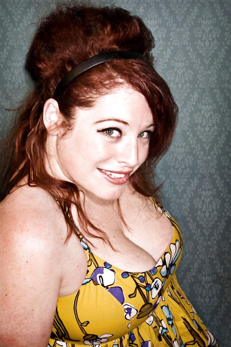 25P Voluptuous Burlesque, Pin-up  and Retro Women 4