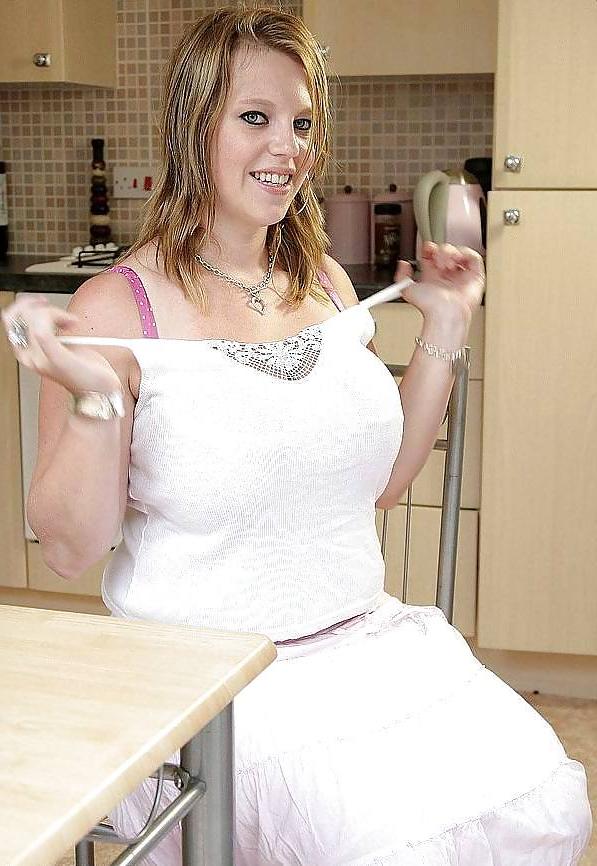 16P Amber Hall Kitchen