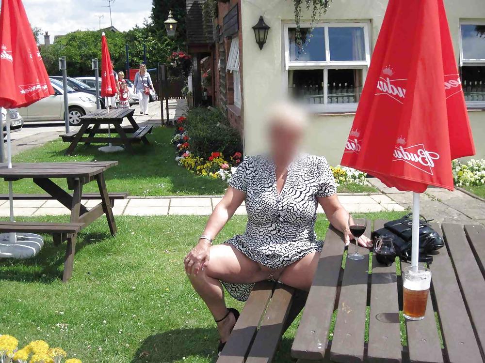 14P UK Amateur Exhibitionist Mature BBW Angie